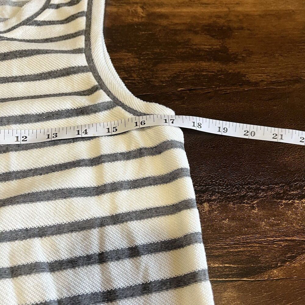 Evereve Dani Stripe Vest Top Wht/Grey Striped Sz M NWT *flaw* - Picture 6 of 8